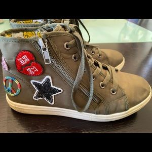 Steve Madden hightop patch sneakers